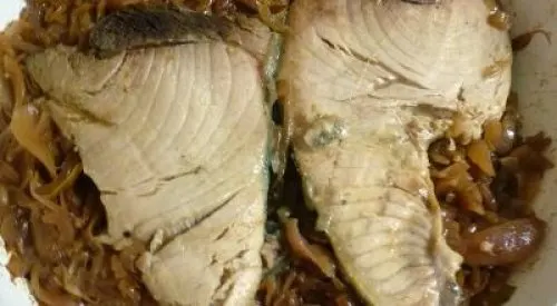 Atún encebollado al Jerez
