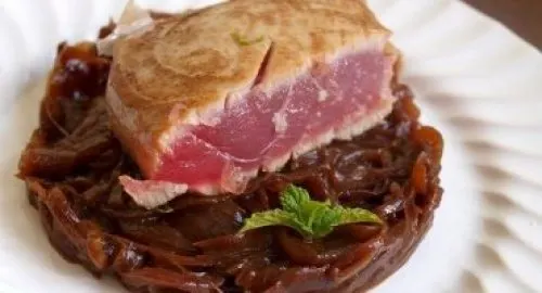 Atún encebollado con patatas